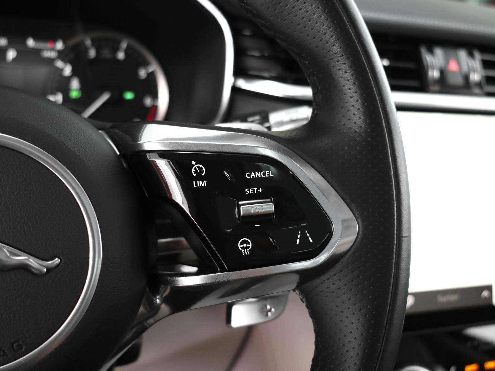 Fahrzeugbild eines Jaguar F-PACE