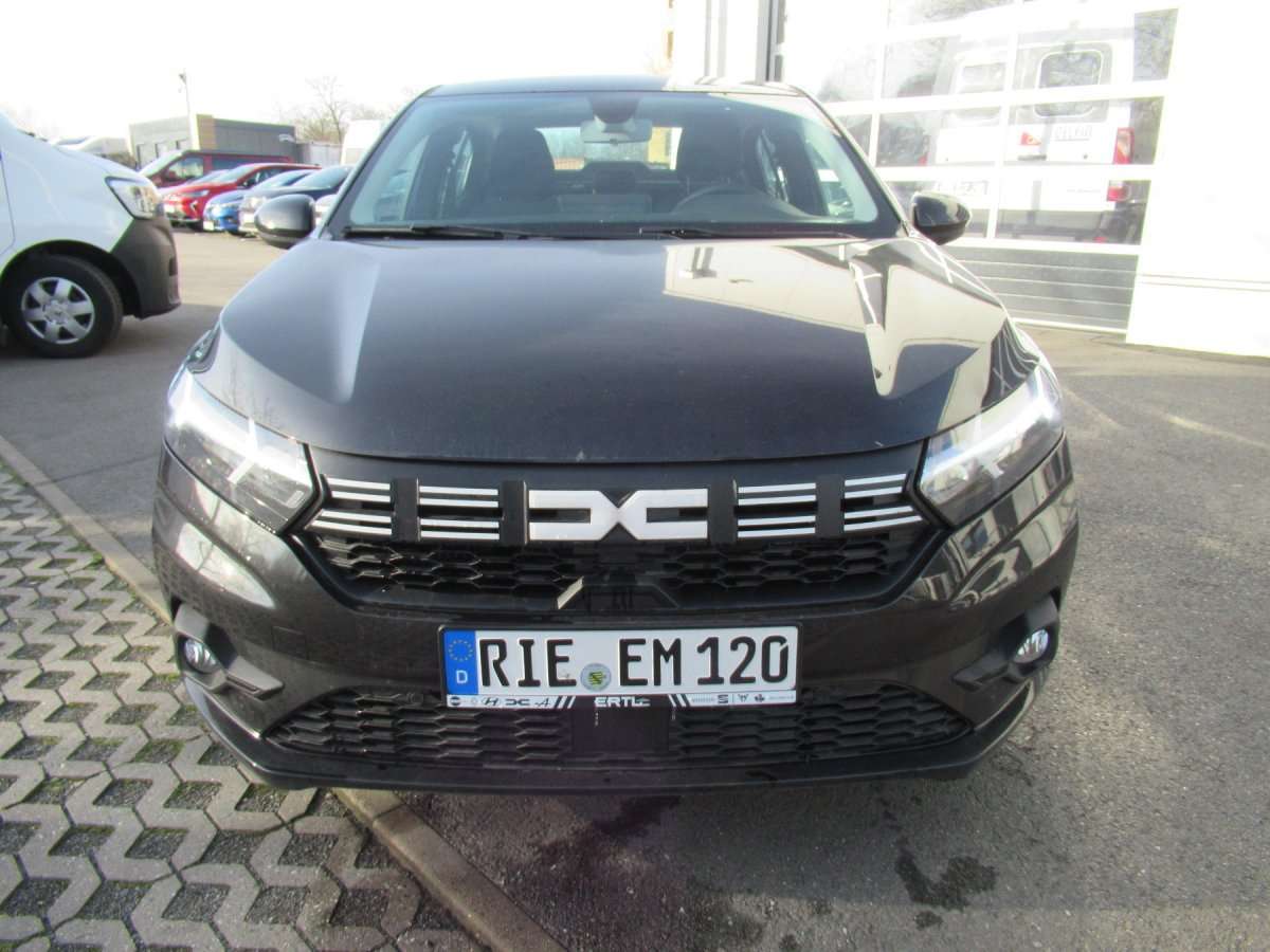 Fahrzeugbild eines Dacia Logan