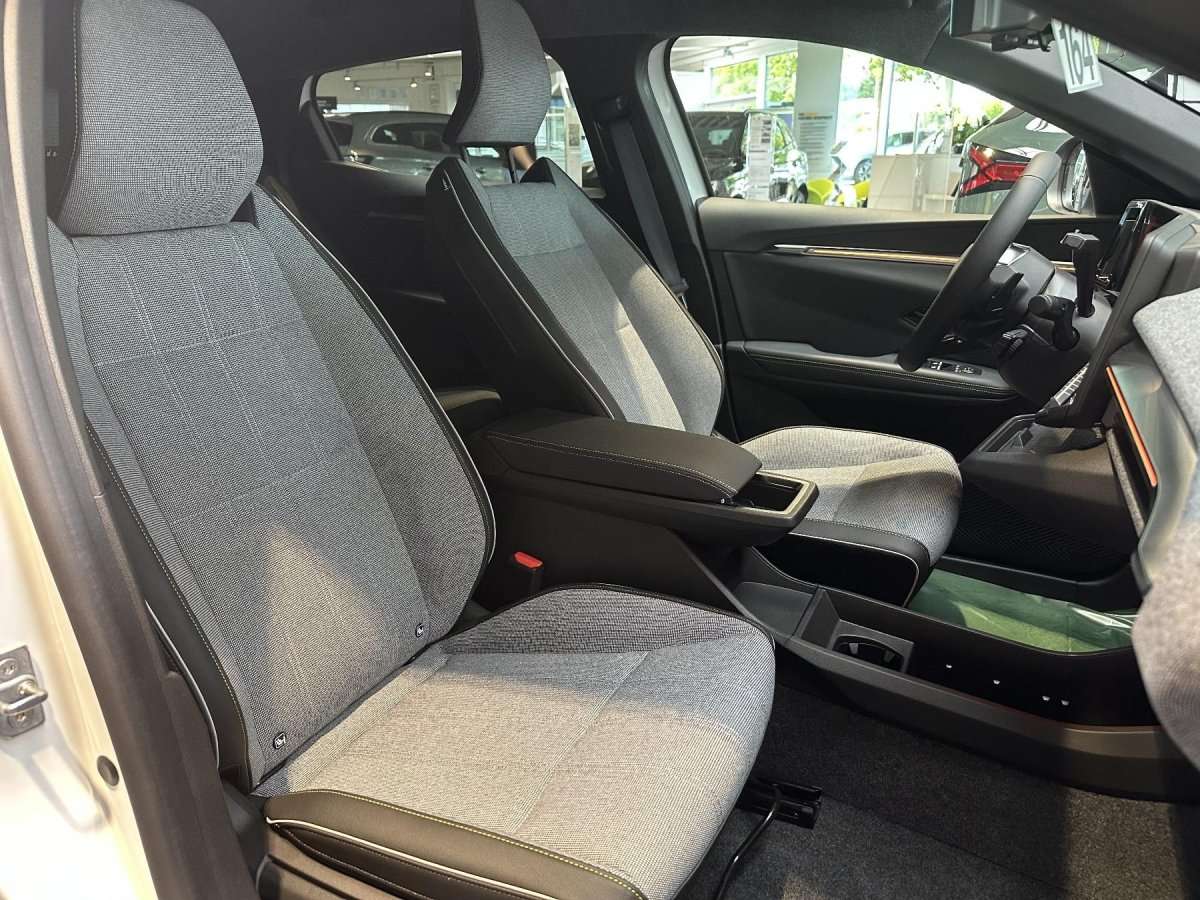 Fahrzeugbild eines Renault Megane E-TECH