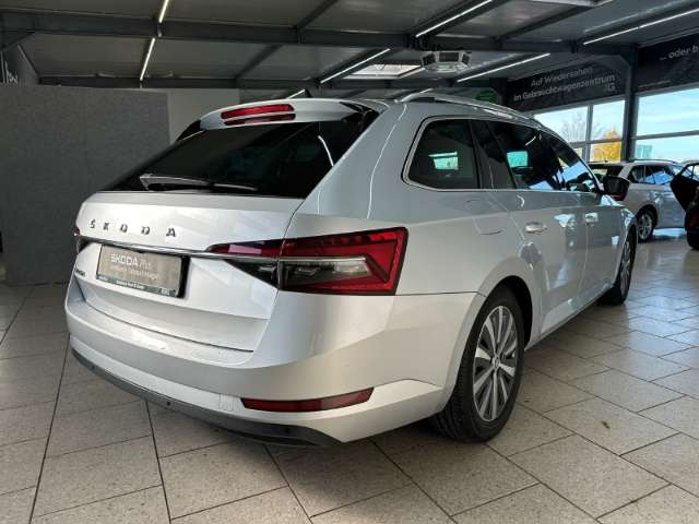 Fahrzeugbild eines Skoda Superb