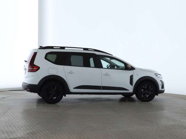 Fahrzeugbild eines Dacia Jogger