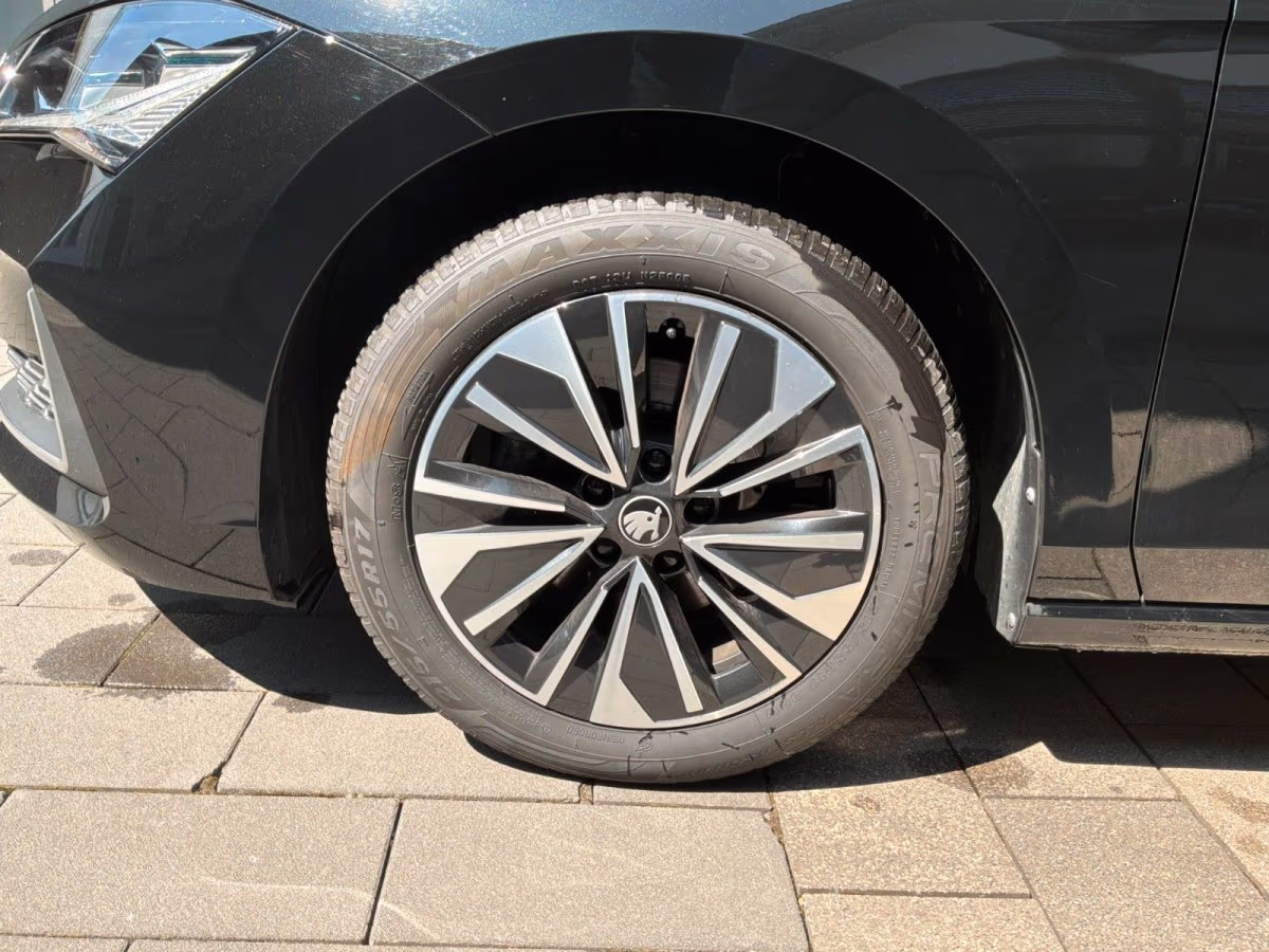 Fahrzeugbild eines Skoda Superb
