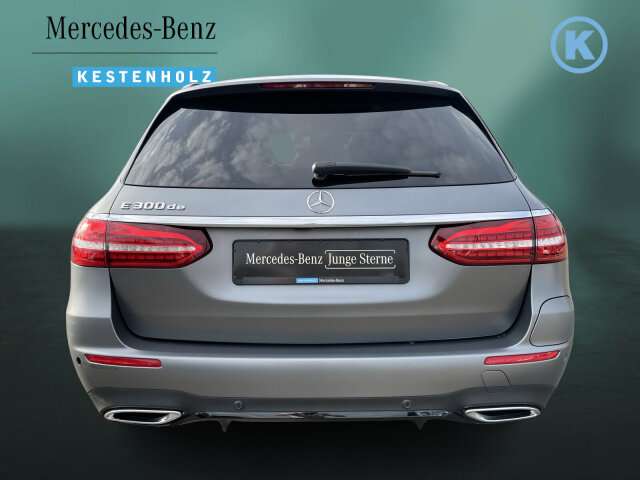 Fahrzeugbild eines Mercedes-Benz E-Klasse