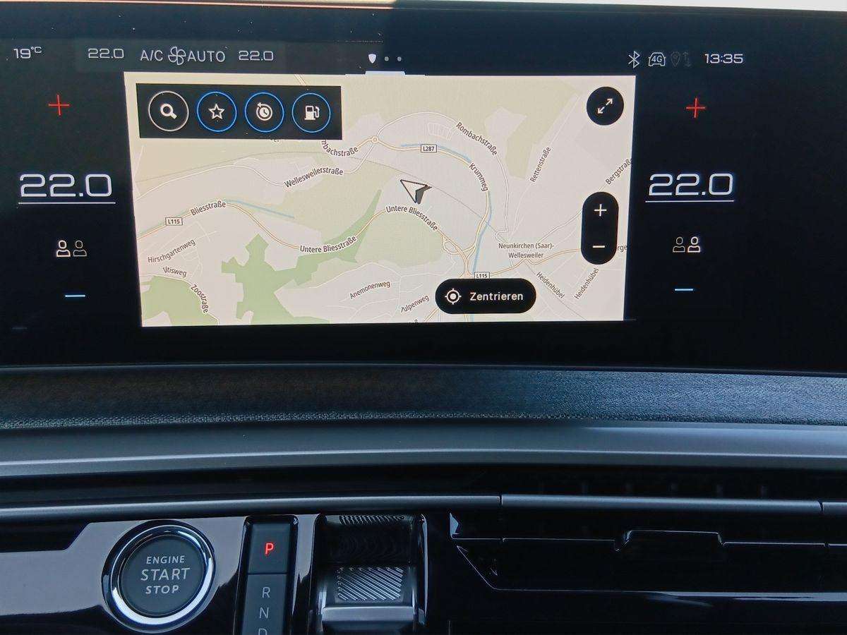 Fahrzeugbild eines Peugeot 5008