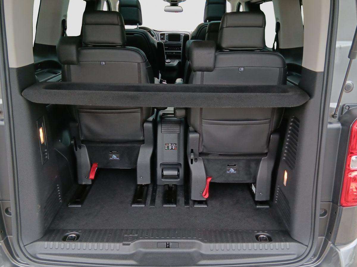 Fahrzeugbild eines Peugeot Traveller