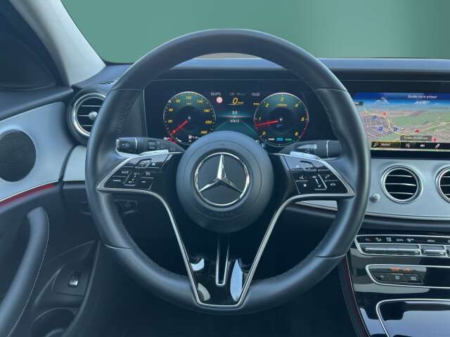 Fahrzeugbild eines Mercedes-Benz E-Klasse