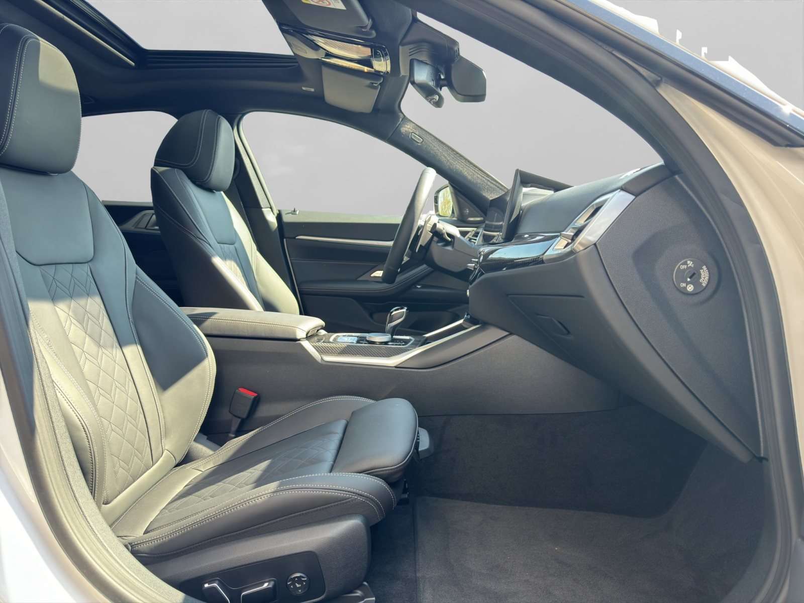 Fahrzeugbild eines Alpina D4