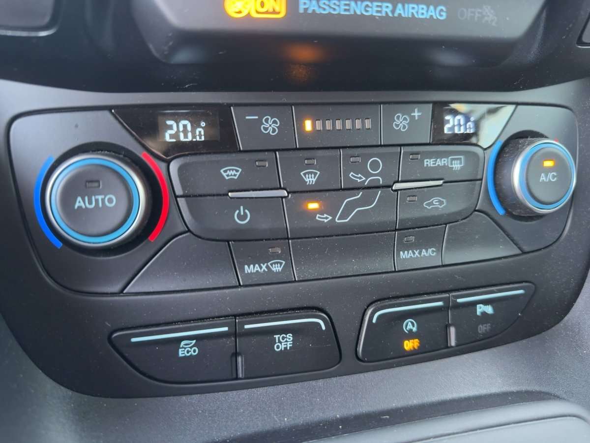 Fahrzeugbild eines Ford Transit Connect