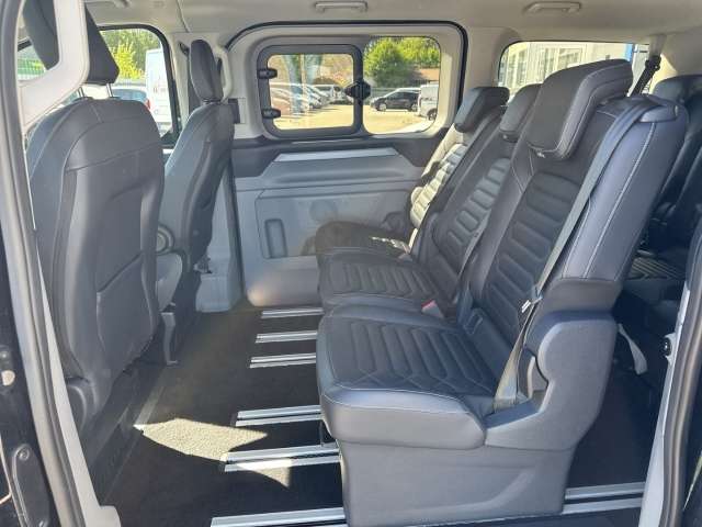 Fahrzeugbild eines Ford Tourneo Custom