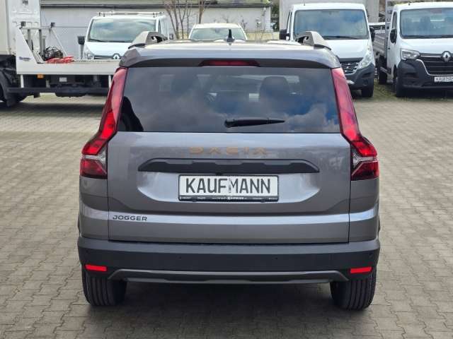 Fahrzeugbild eines Dacia Jogger