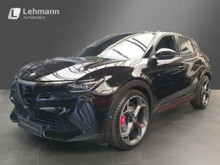 Schräge Frontansicht auf einen Alfa Romeo Junior , freigestellt