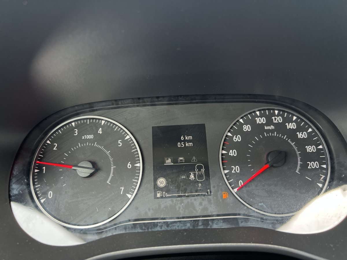 Fahrzeugbild eines Dacia Sandero