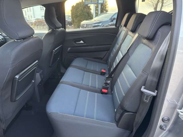 Fahrzeugbild eines Dacia Jogger