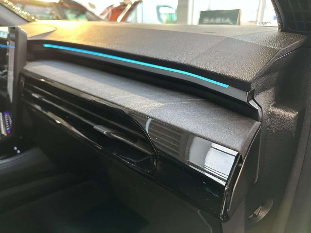 Fahrzeugbild eines Renault Rafale