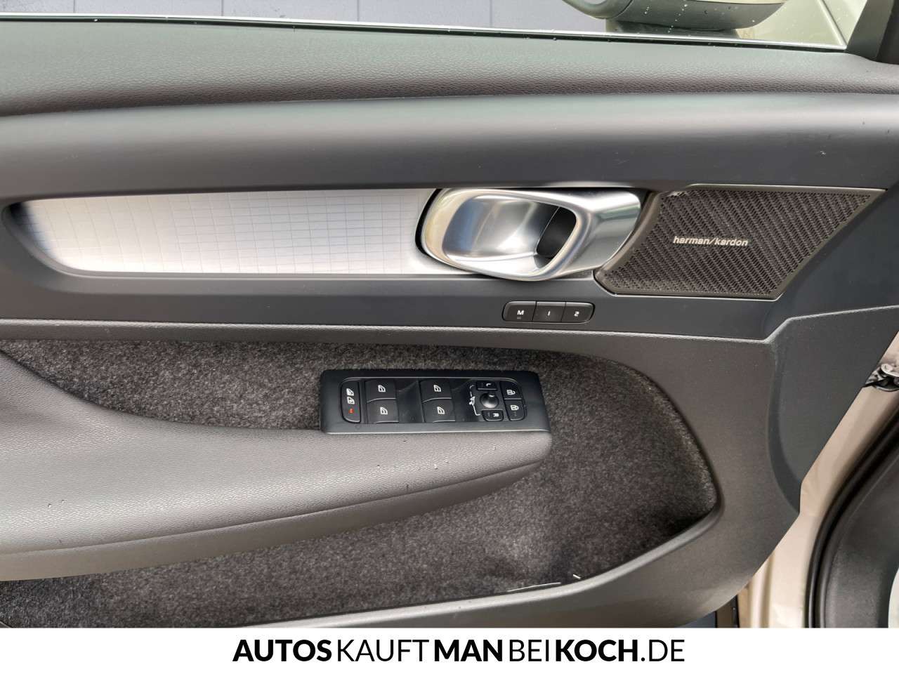 Fahrzeugbild eines Volvo XC40