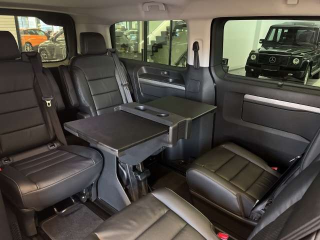Fahrzeugbild eines Opel Zafira Life