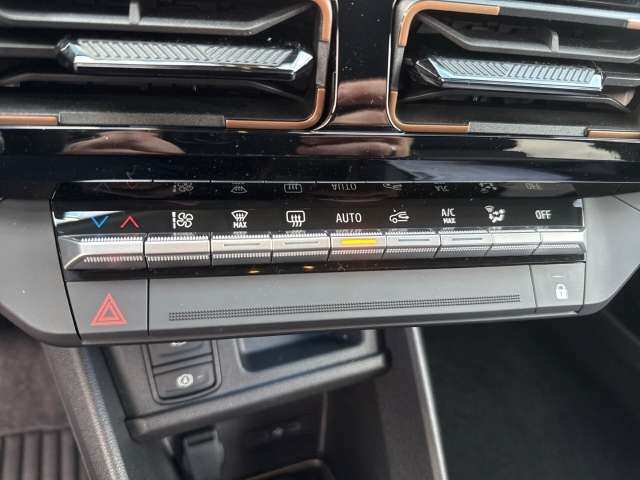 Fahrzeugbild eines Renault 4 E-TECH