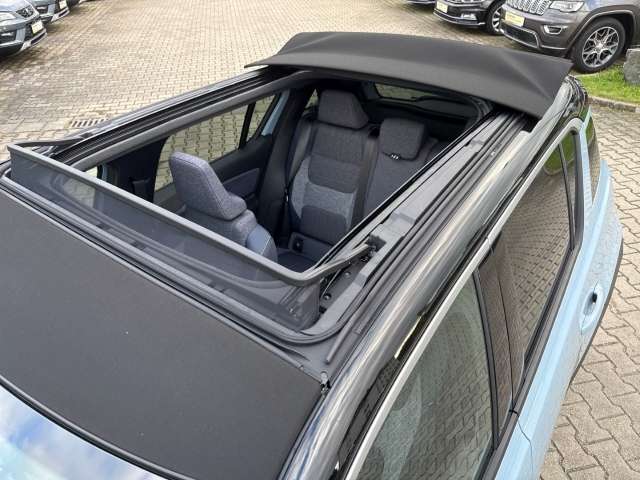 Fahrzeugbild eines Renault 4 E-TECH