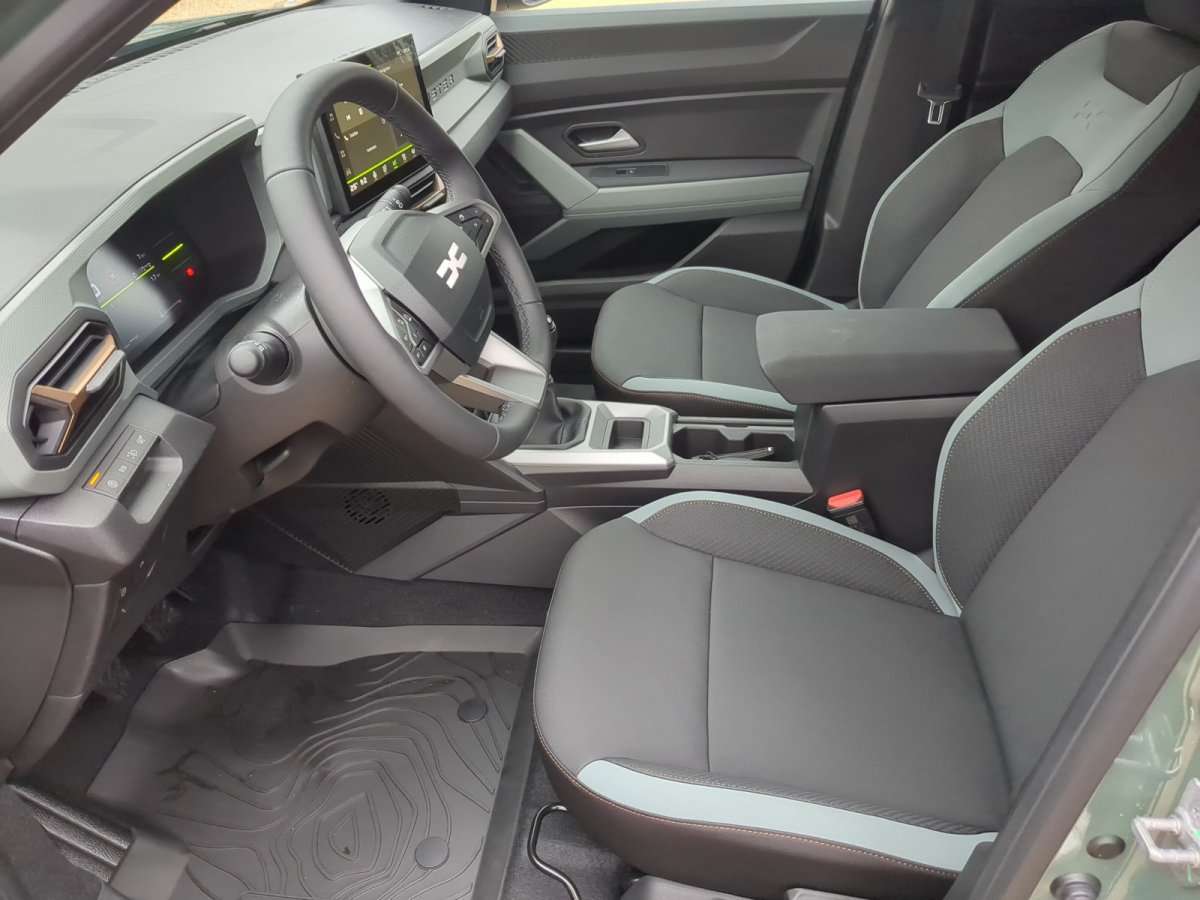 Fahrzeugbild eines Dacia Duster