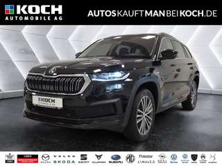 Schräge Frontansicht auf einen Skoda Kodiaq , freigestellt