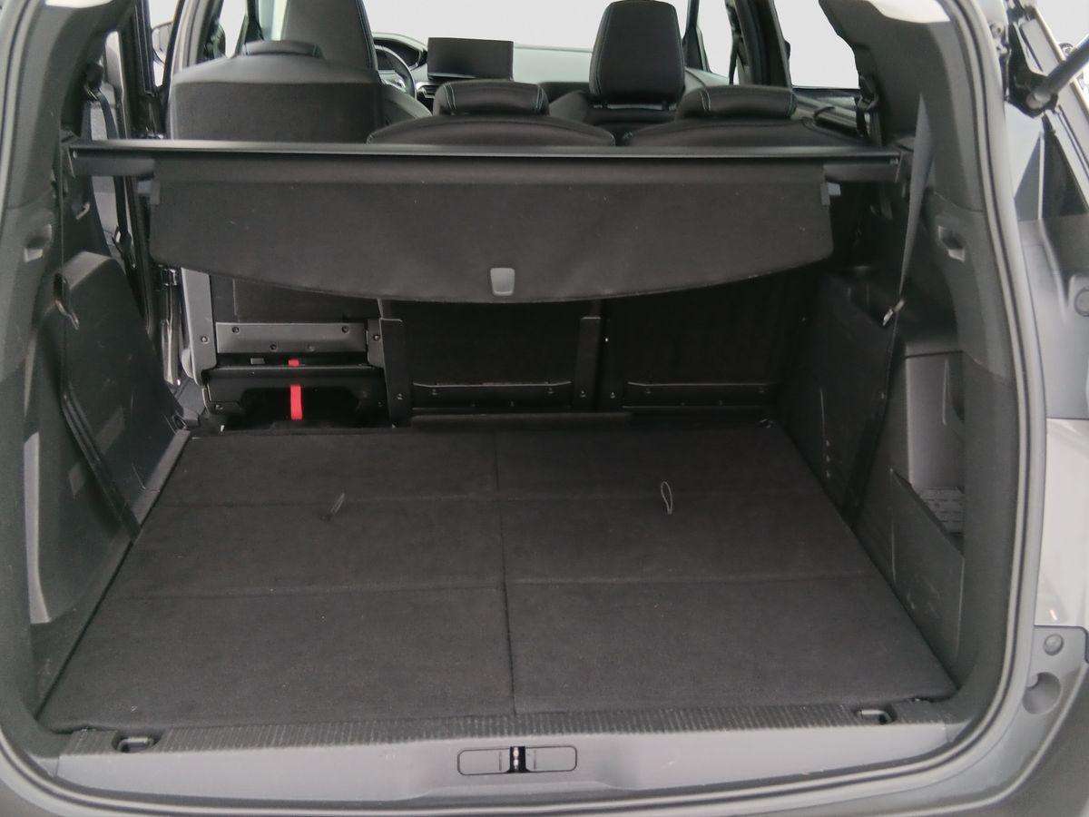 Fahrzeugbild eines Peugeot 5008