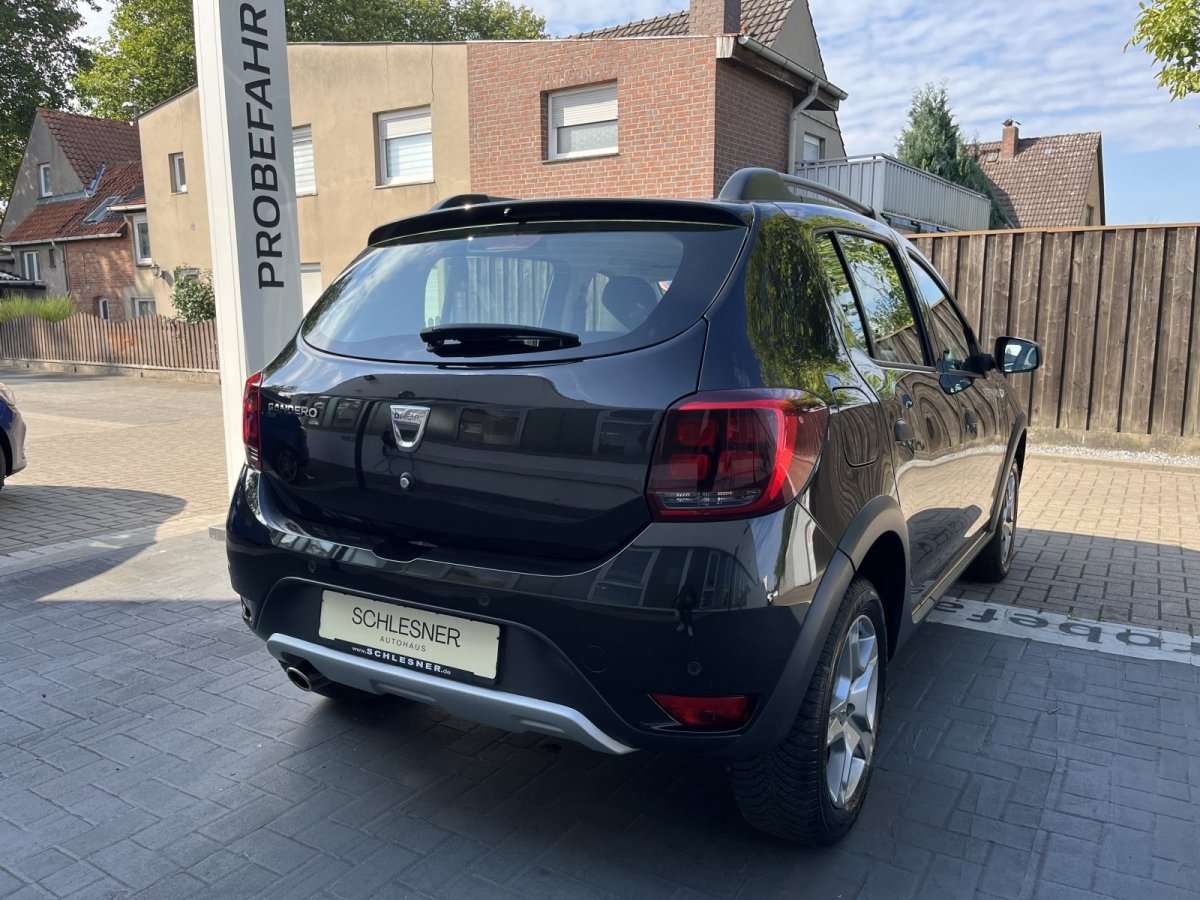 Fahrzeugbild eines Dacia Sandero