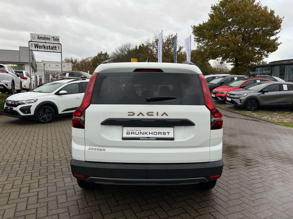 Fahrzeugbild eines Dacia Jogger