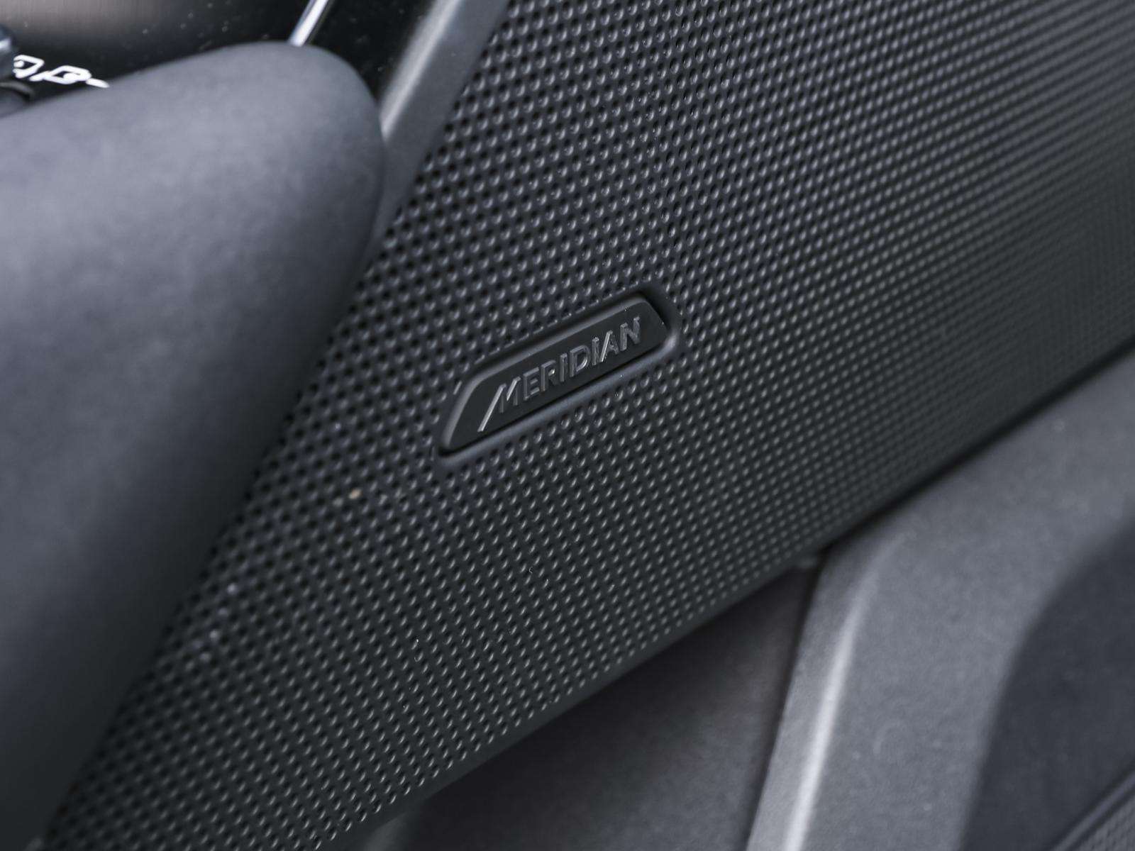 Fahrzeugbild eines Land Rover Range Rover Velar