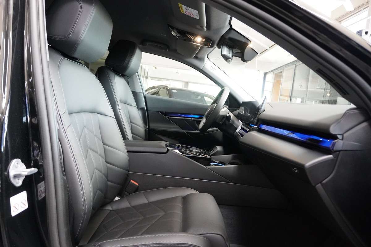 Fahrzeugbild eines BMW i5