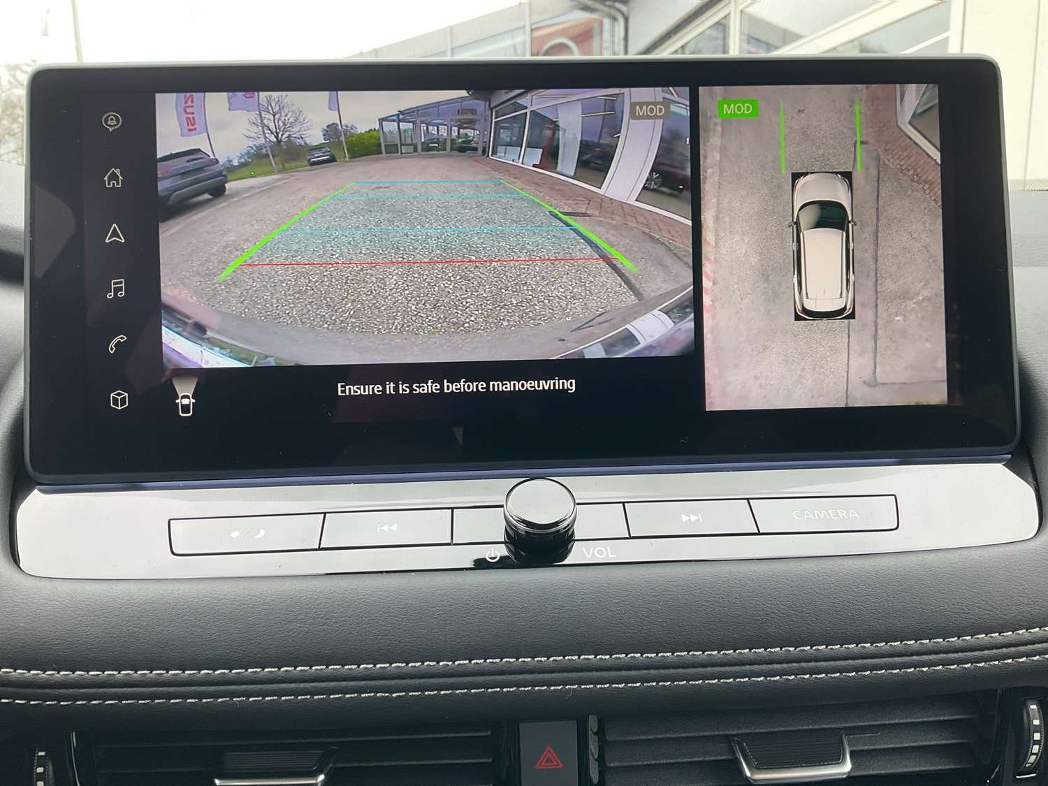 Fahrzeugbild eines Nissan X-TRAIL