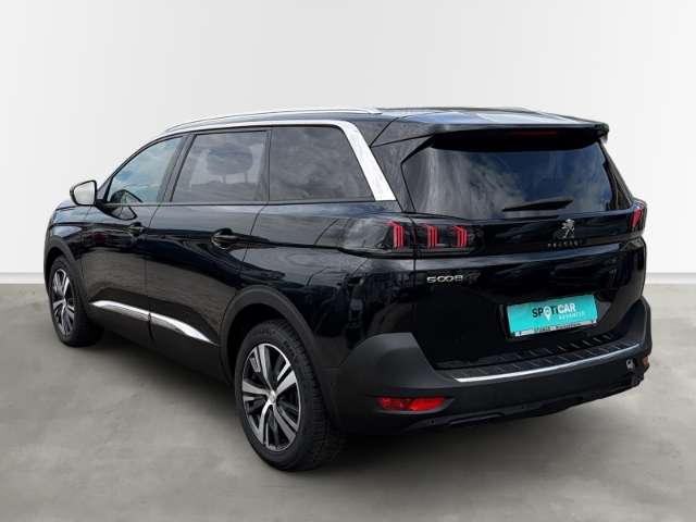 Fahrzeugbild eines Peugeot 5008