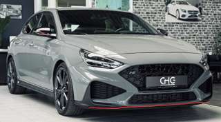 Schräge Frontansicht auf einen Hyundai i30 , freigestellt