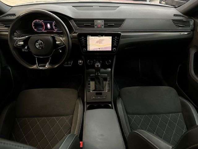Fahrzeugbild eines Skoda Superb