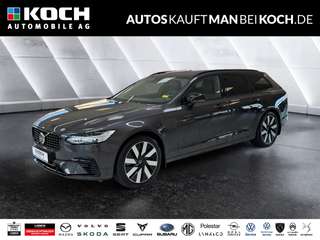 Schräge Frontansicht auf einen Volvo V90 , freigestellt