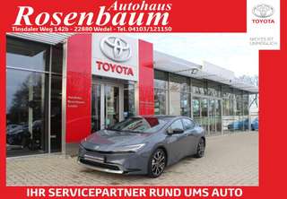 Schräge Frontansicht auf einen Toyota Prius , freigestellt