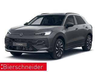 Schräge Frontansicht auf einen Volkswagen T-Roc , freigestellt