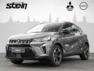 Schräge Frontansicht auf einen Mitsubishi ASX , freigestellt
