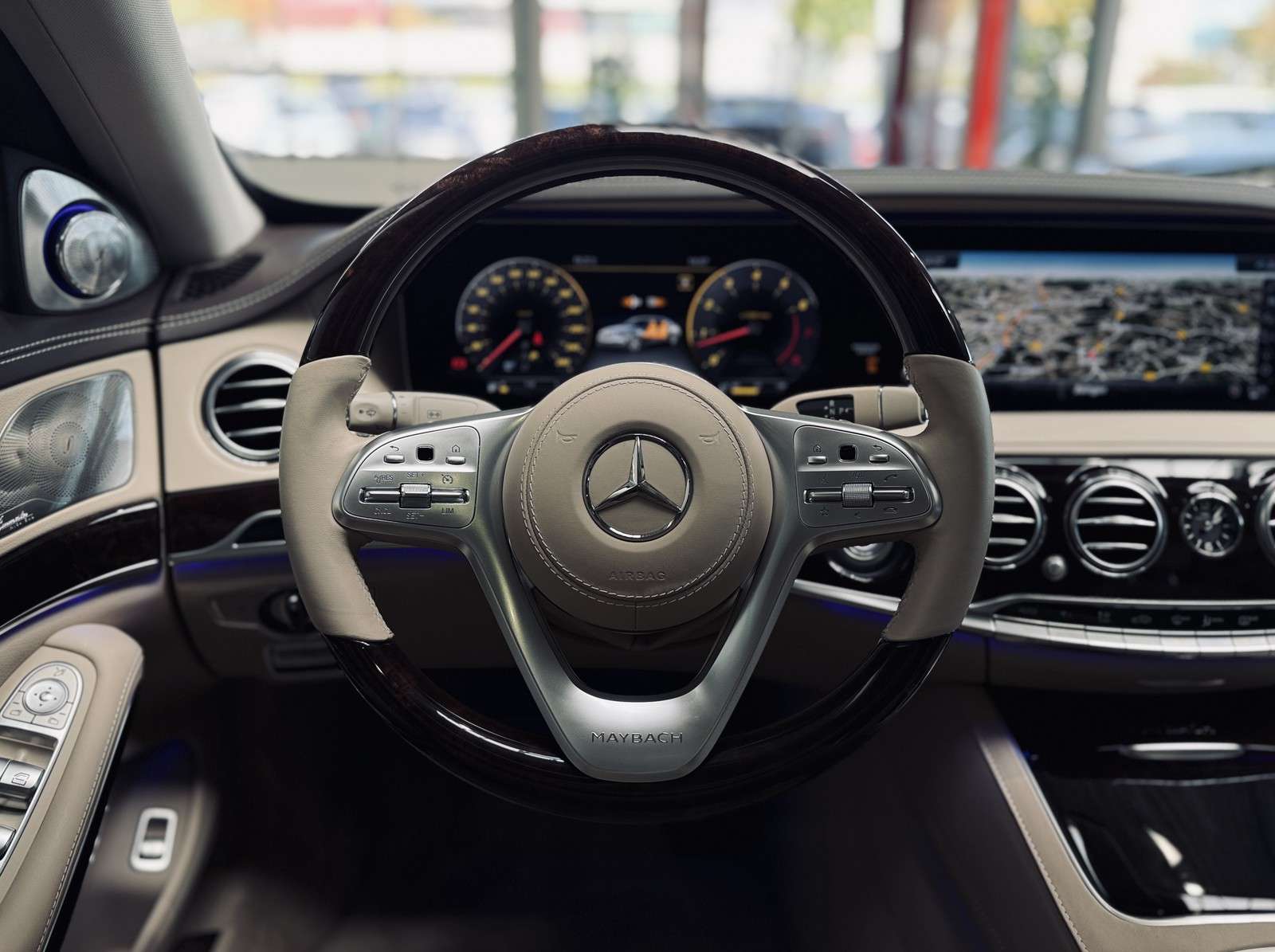 Fahrzeugbild eines Mercedes-Benz S-Klasse