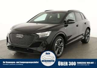 Schräge Frontansicht auf einen Audi Q4 e-tron , freigestellt