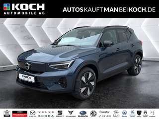 Schräge Frontansicht auf einen Volvo EX40 , freigestellt