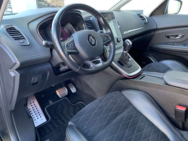 Fahrzeugbild eines Renault Grand Scénic