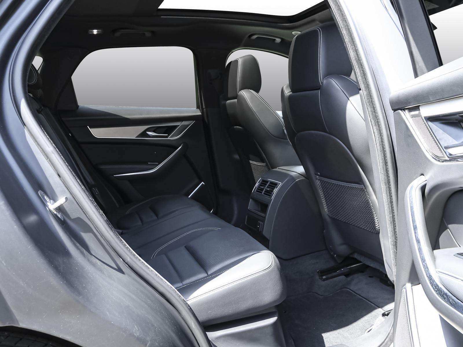Fahrzeugbild eines Jaguar F-PACE
