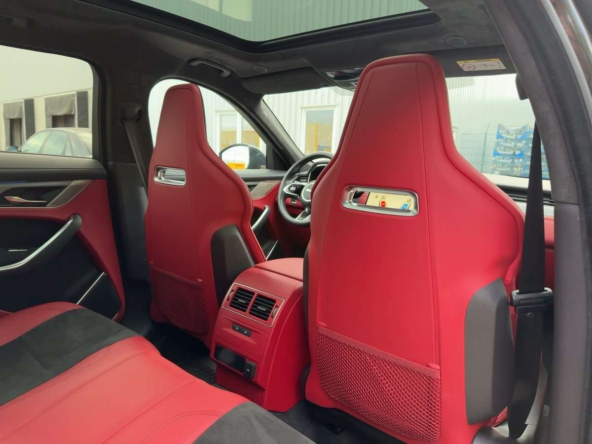 Fahrzeugbild eines Jaguar F-PACE