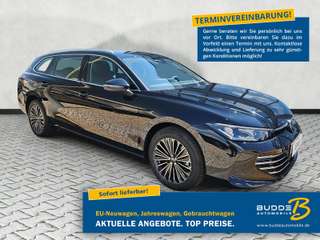 Schräge Frontansicht auf einen Volkswagen Passat , freigestellt