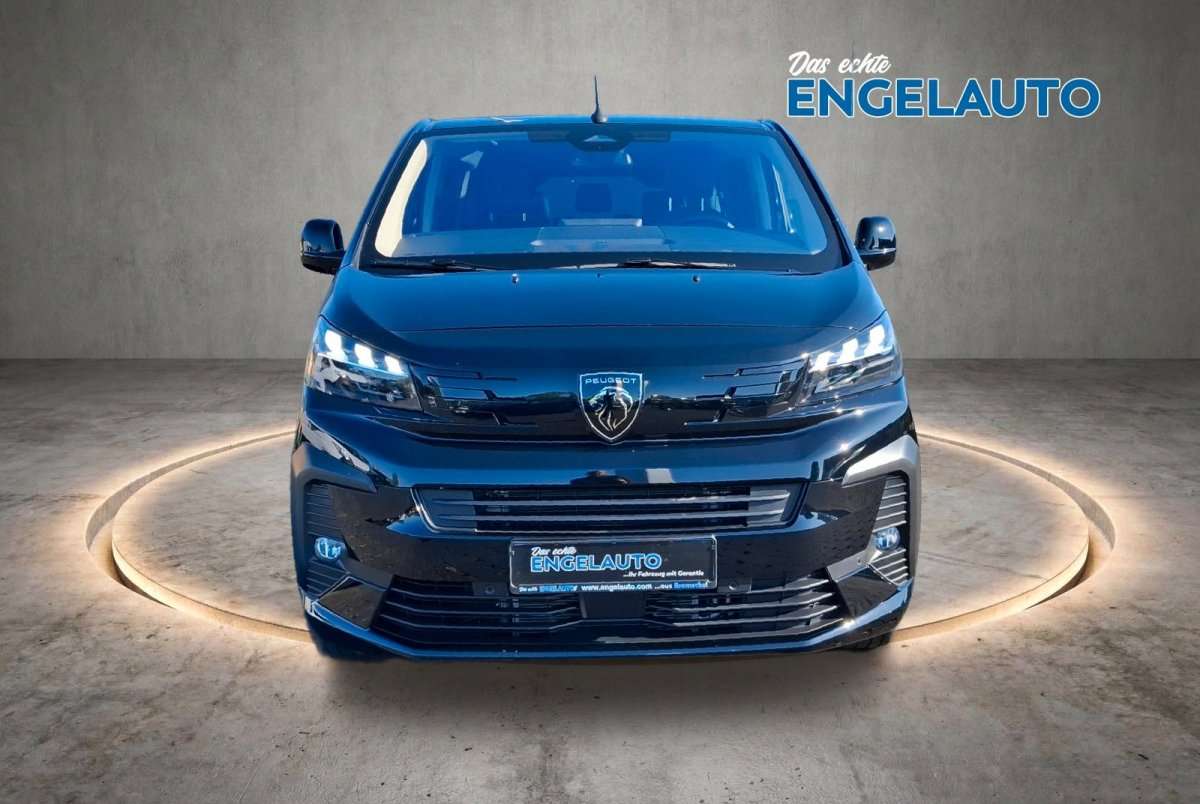 Fahrzeugbild eines Peugeot Traveller