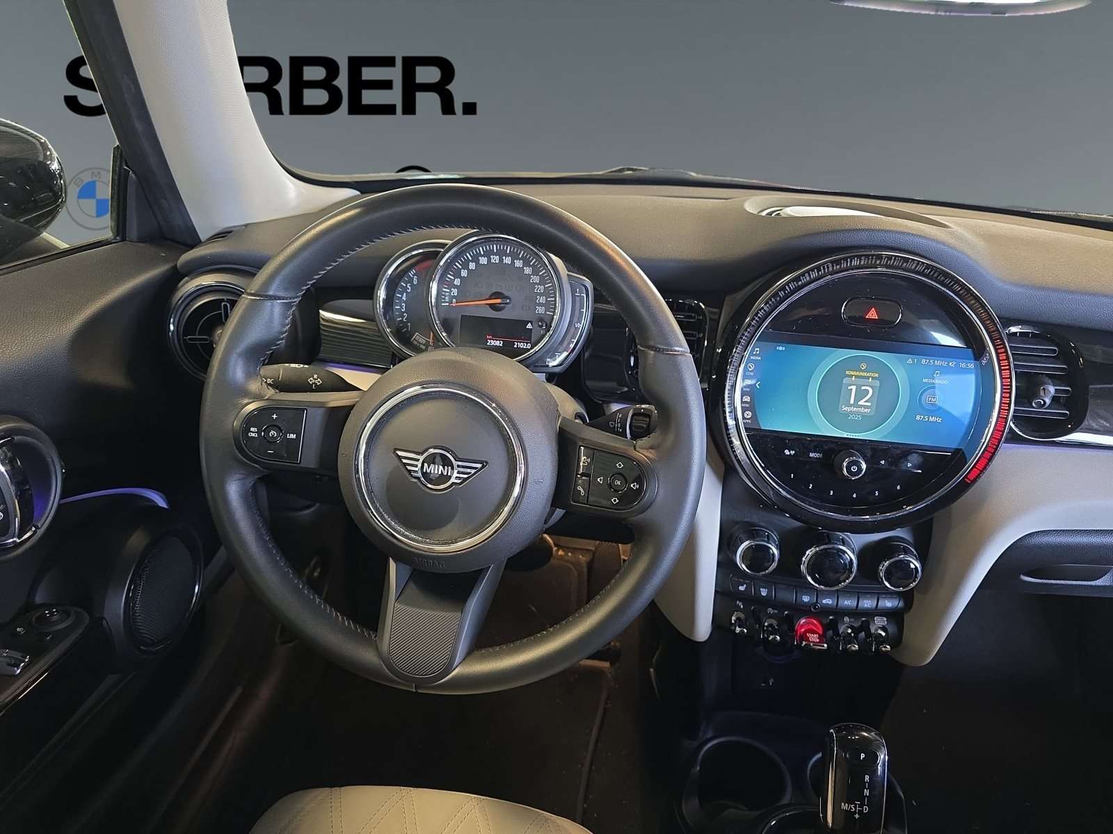 Fahrzeugbild eines MINI COOPER