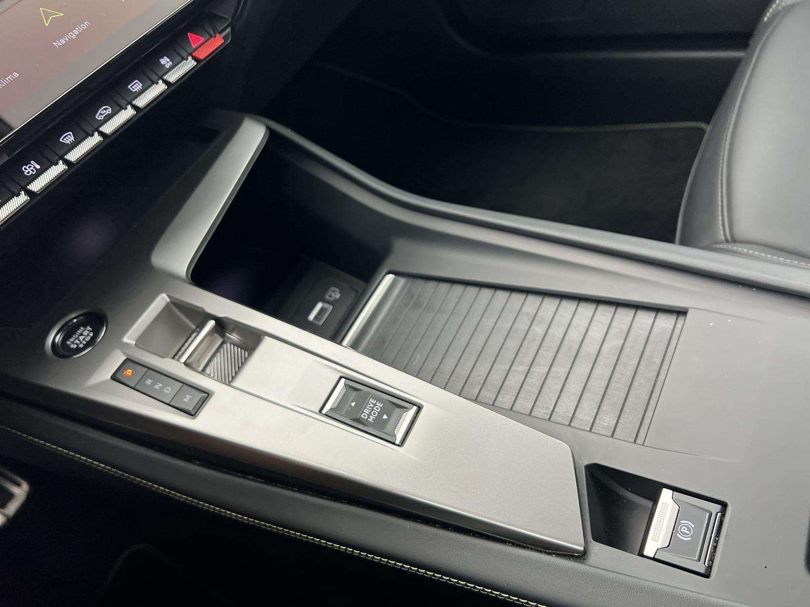 Fahrzeugbild eines Peugeot 408