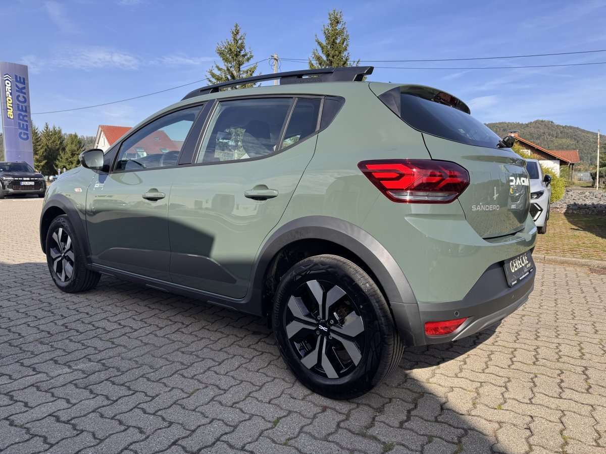 Fahrzeugbild eines Dacia Sandero