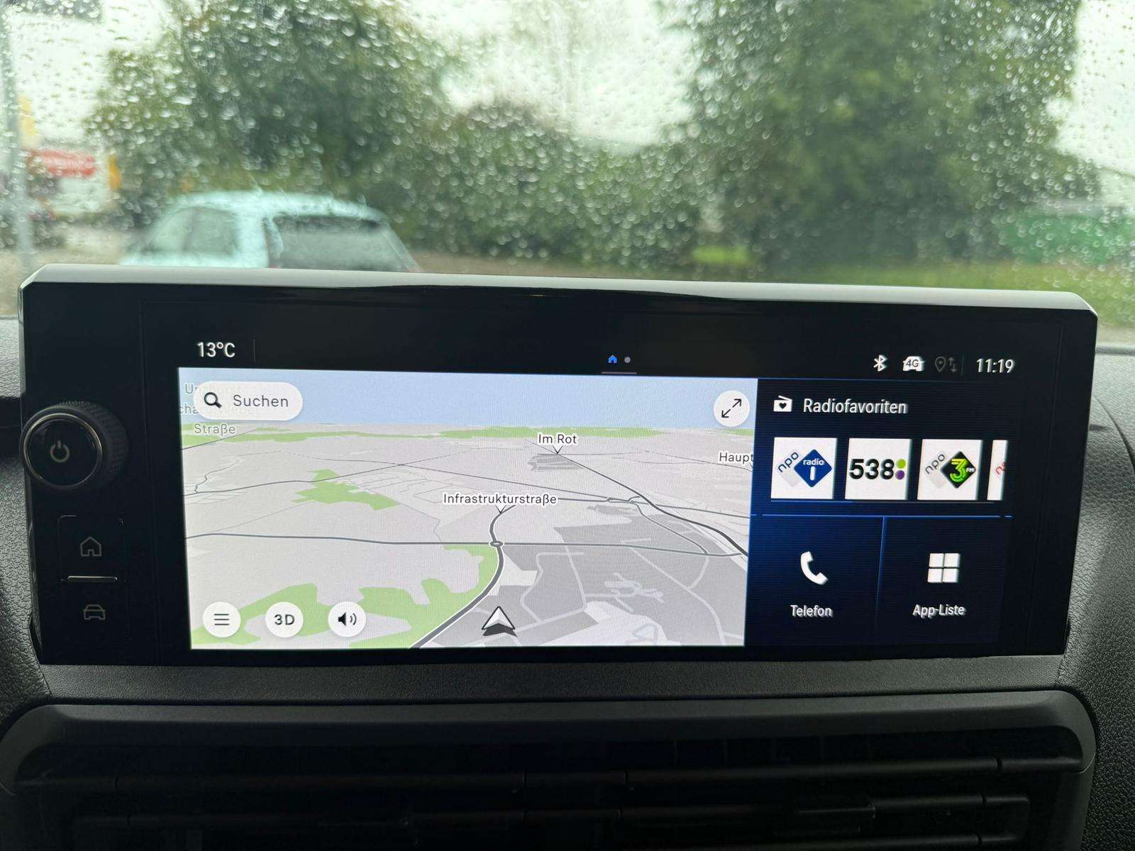 Fahrzeugbild eines Opel Vivaro