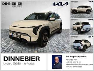 Schräge Frontansicht auf einen Kia EV3 , freigestellt